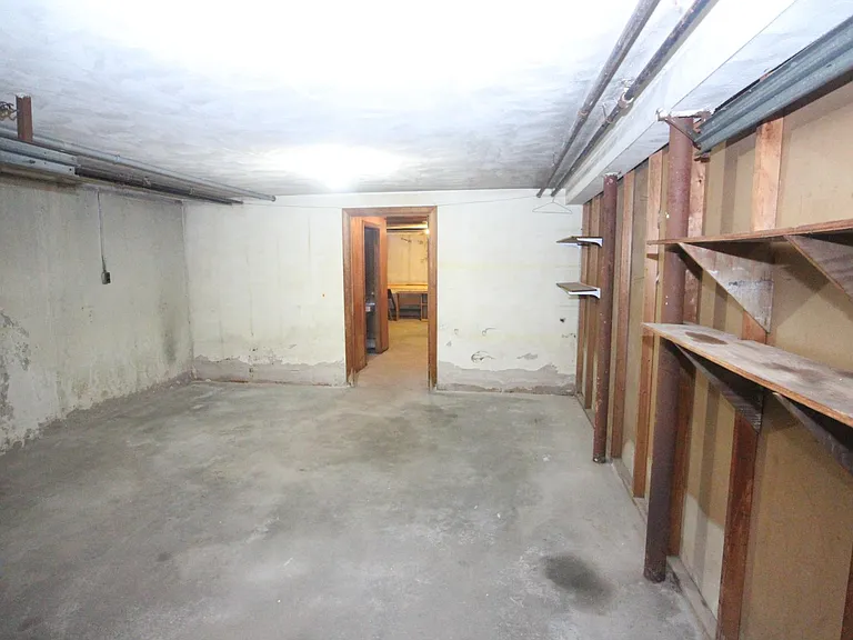 52 Westminster Ave #1 — Photo 16