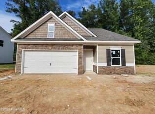 1673 Elk Run Dr, Fayetteville, NC 28312