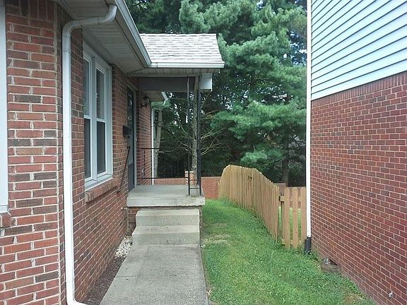2nd image of 2125 Fort Harrods Dr