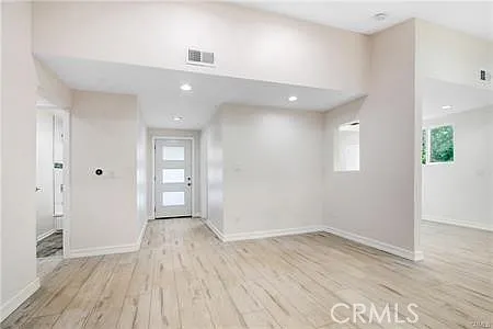 9661 Hayvenhurst Ave — Photo 5