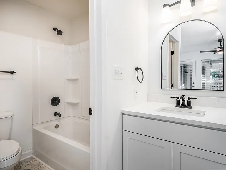 McIver Square Apartments — Photo 15