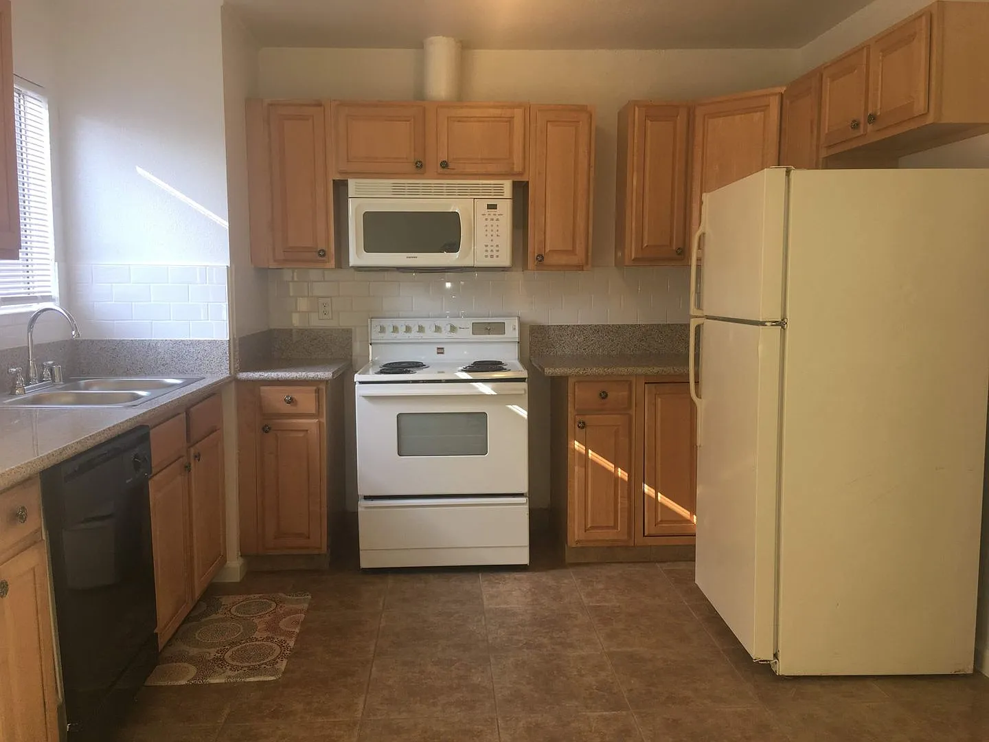 4544 N. Sharon Quadruplex — Photo 2