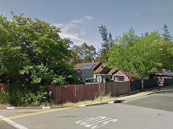 5th image of 18350 Arnold Dr