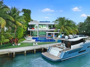 5004 N Bay Rd, Miami Beach, FL 33140