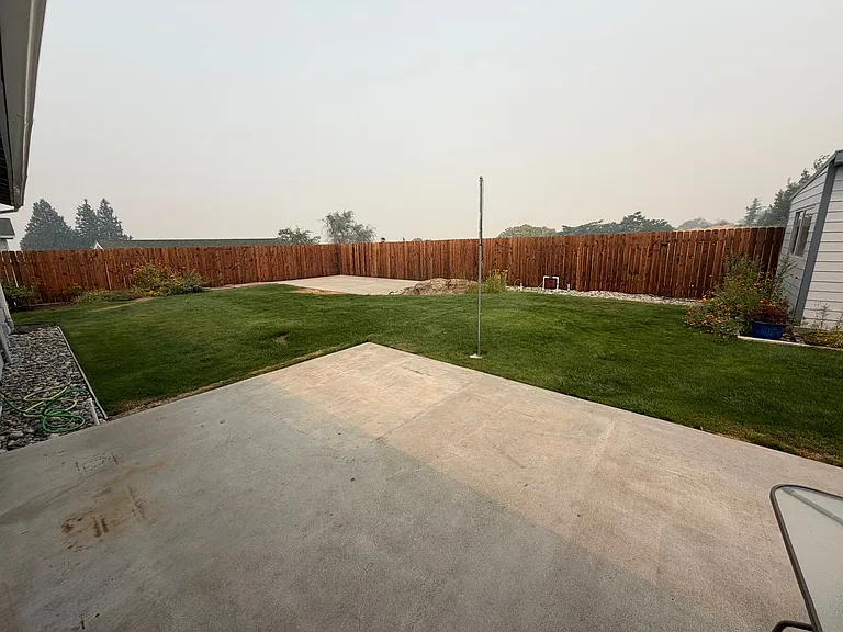 209 Goldcrest St — Photo 17