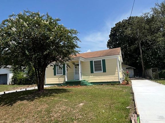2nd image of 1620 Terrace Dr