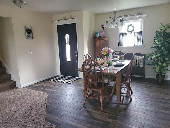 4th image of 133 S Willow Dr