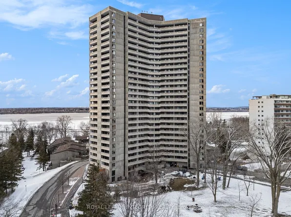 1081 Ambleside Dr #906, Ottawa, ON K2B 8C8