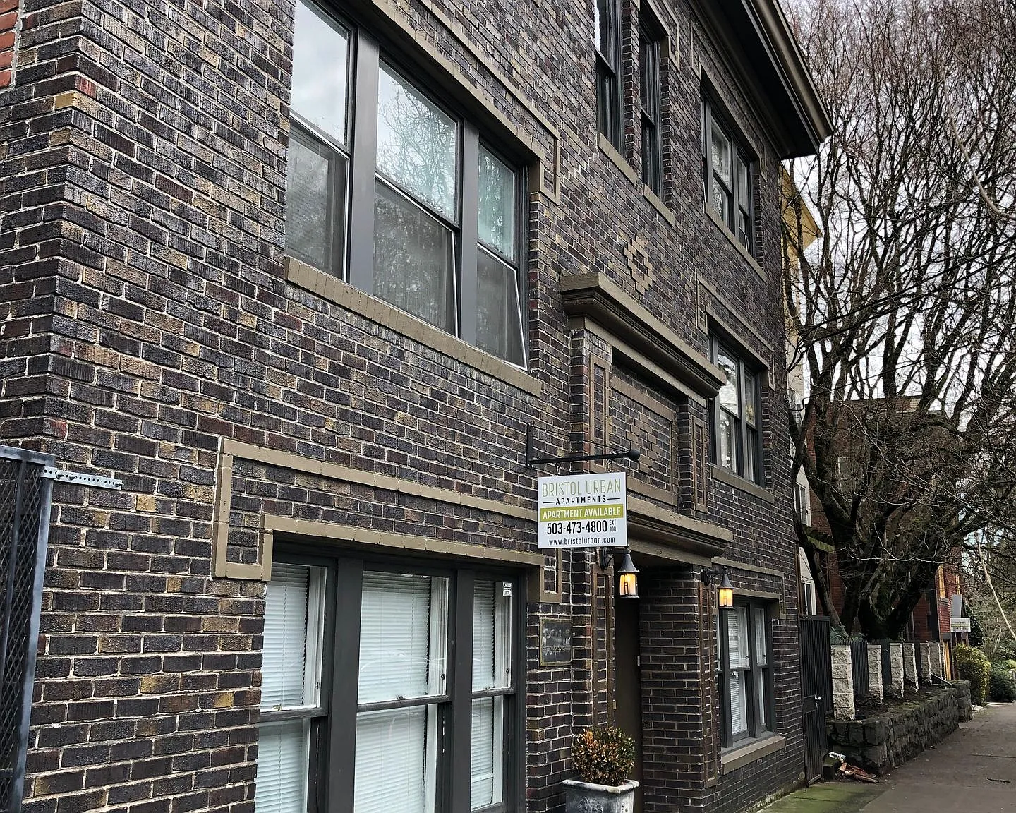 Sara Ann Apartments — Photo 1