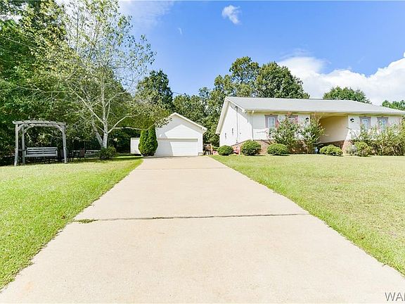 2nd image of 15946 Stoneridge Dr