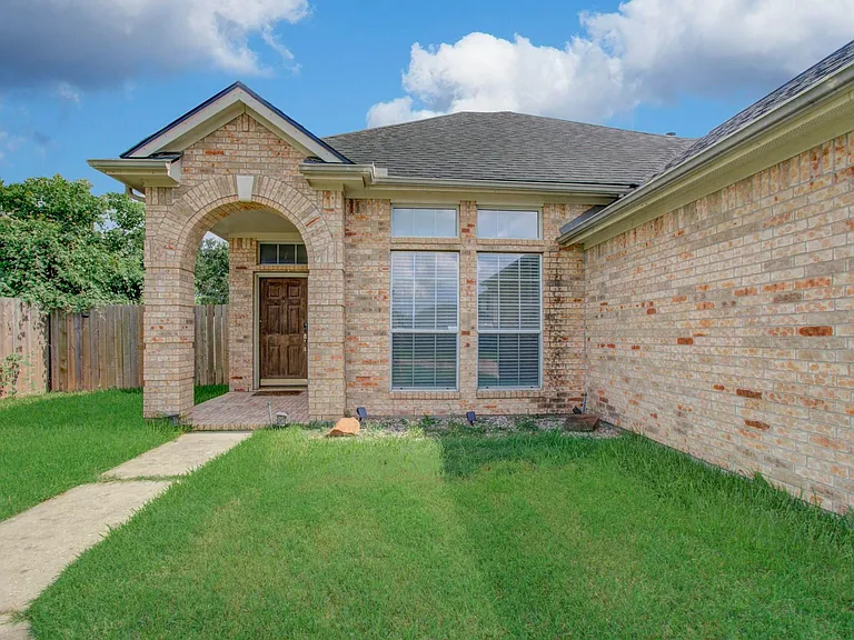 18303 Brenwood Manor Dr — Photo 2