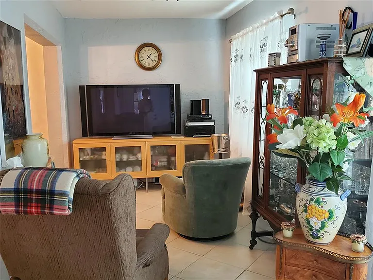 403 Finchley Ct #B — Photo 13