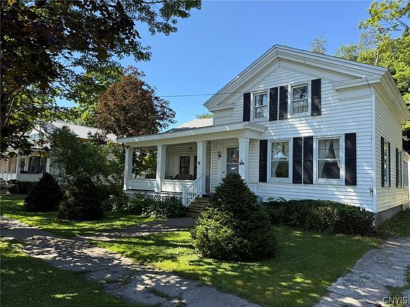 3rd image of 9649 Main St