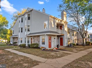 105 Hopkins Ct, Holland, PA