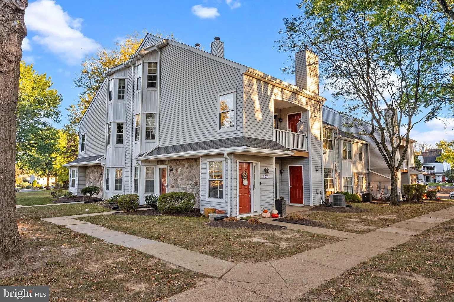 105 Hopkins Ct photo 1
