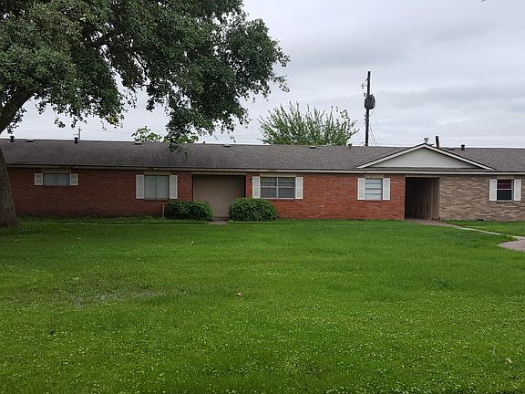 5th image of 2000 Bahama Dr APT 24