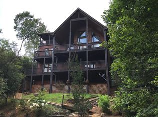565 Deer Ridge Rd, Franklin, NC 28734