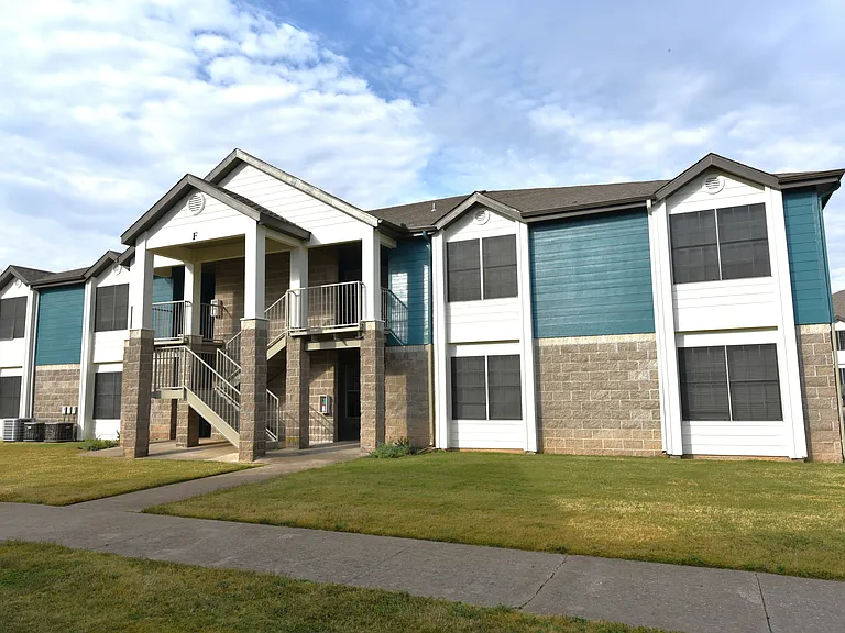 Keystone Crossing Apartment Homes — Photo 21