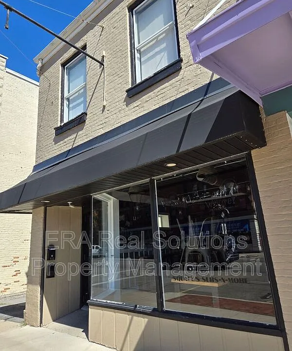 122A S High St