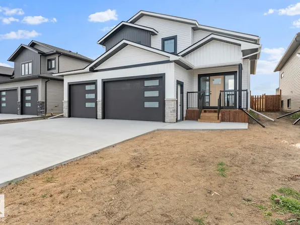 807 Schooner Dr, Cold Lake, AB T9M 0L7