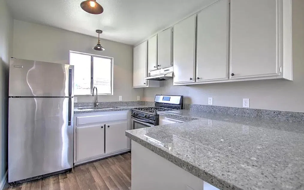 2 bed, 770 sqft, $3,275 — Photo 1
