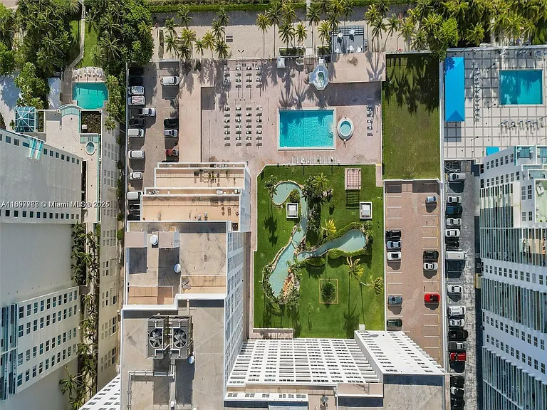 5005 Collins Ave #1523 — Photo 41