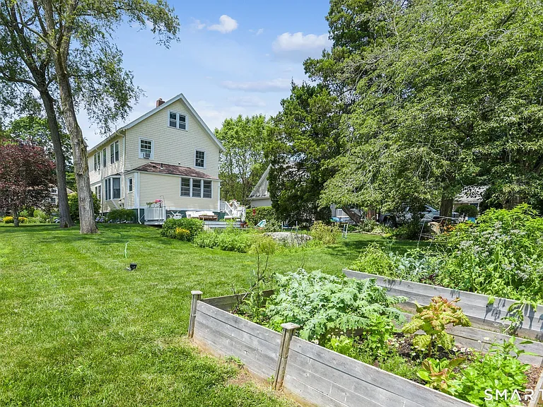24 Warren Ave — Photo 25