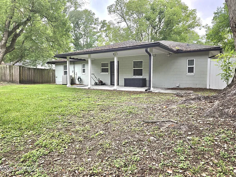 615 Luna Ct — Photo 24