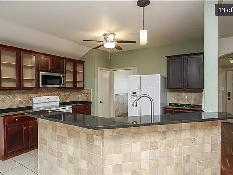 3728 Sapphire St — Photo 7