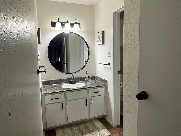 Shadow Park Apartments — Photo 40