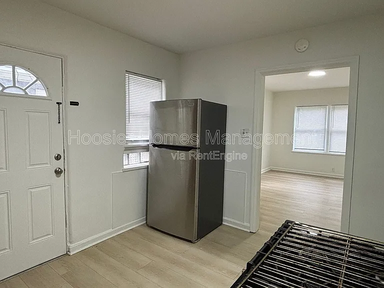 1509 N Chester Ave — Photo 11