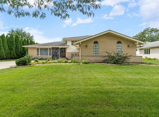 7314 Summit Rd, Darien, IL 60561