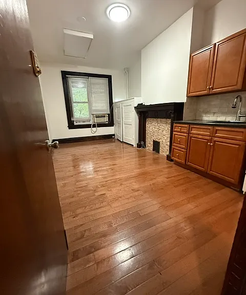 4331 Pine St #1F — Photo 3