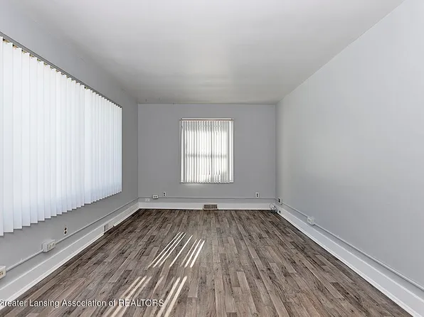 6220 Cooper Rd, Lansing, MI 48911