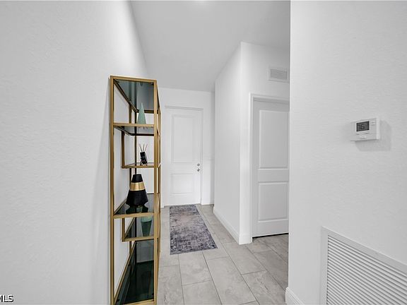 5th image of 8006 Buttercup Cir