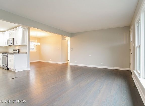 3rd image of 85 Wisconsin Dr