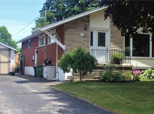 11 Carwyn Cres, Hamilton, ON L8S 3H3