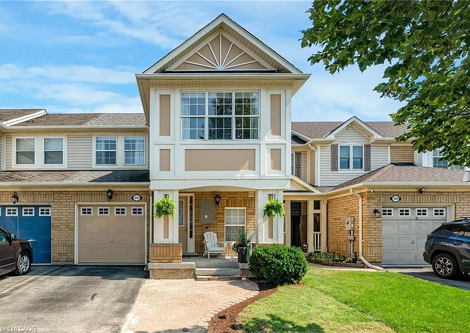 1st image of 1070 Barclay Cir