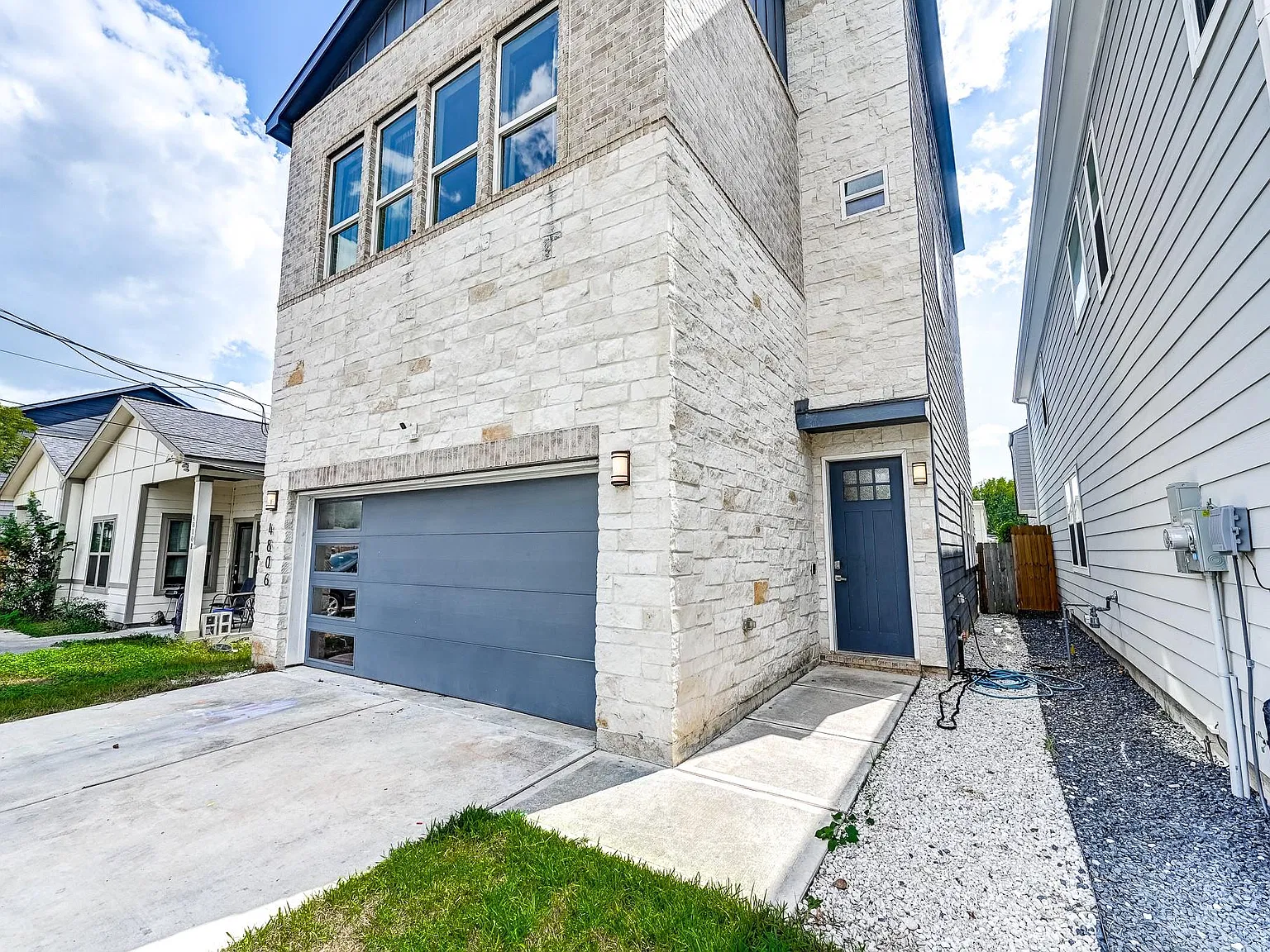 3 bed, 2.5 bath, 1856 sqft, $2,250 — Photo 2
