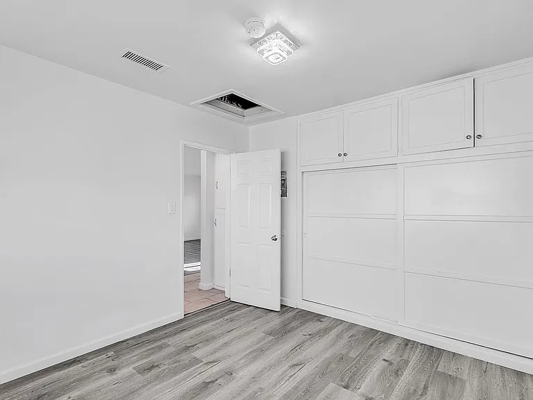 10107 England Ave — Photo 11