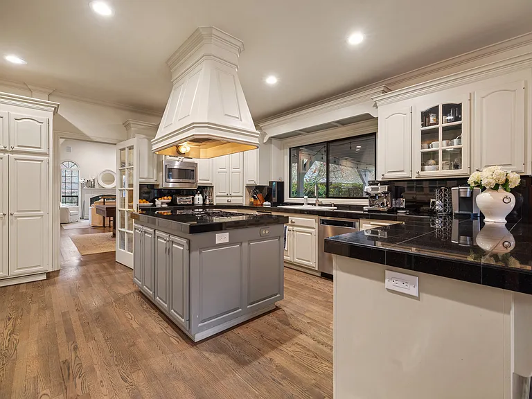 470 Eastin Dr — Photo 22