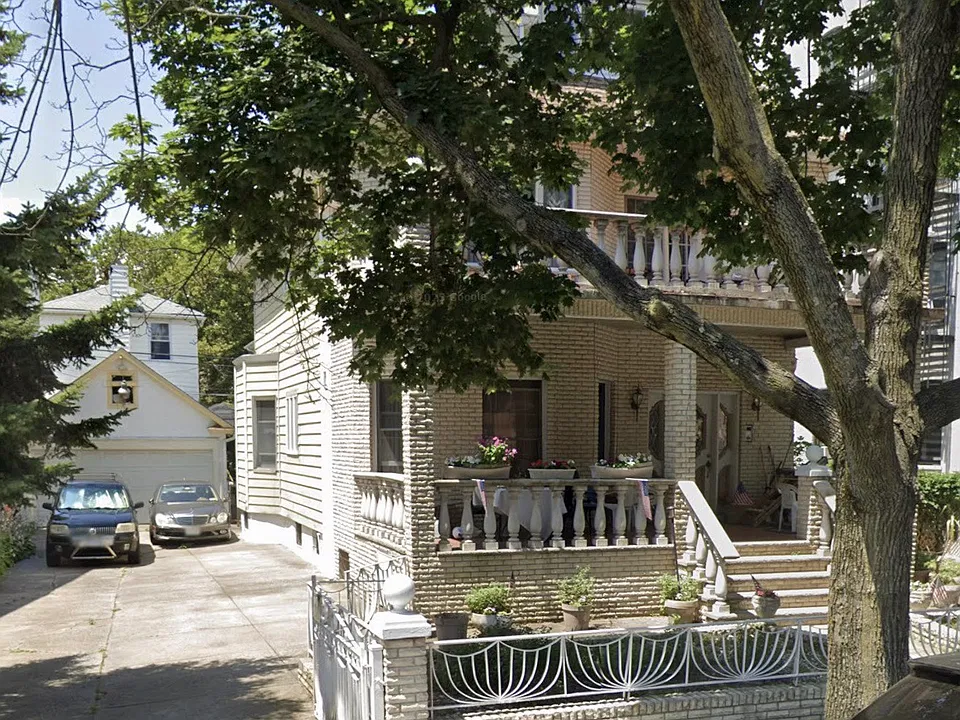 100 Bay 26 St #2