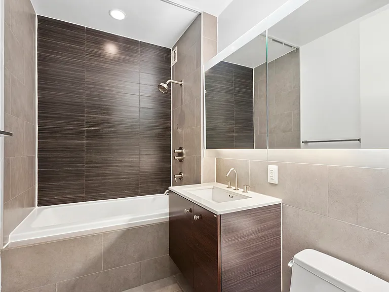 545 Washington Ave #409 — Photo 7