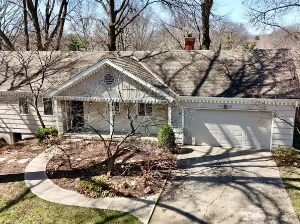 9700 Canterbury St, Overland Park, KS 66206