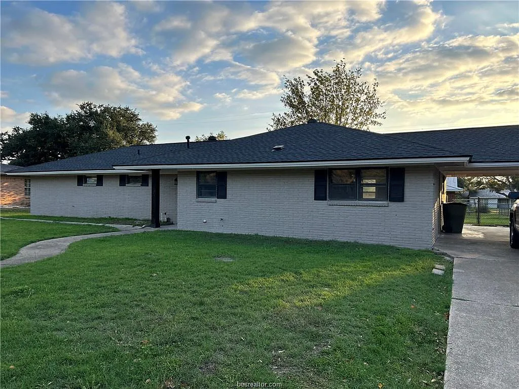 3 bed, 1611 sqft, $1,850 — Photo 1