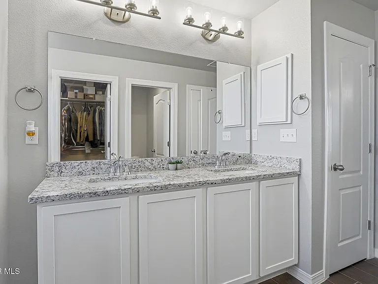13852 Paseo De La Luna Ave — Photo 39