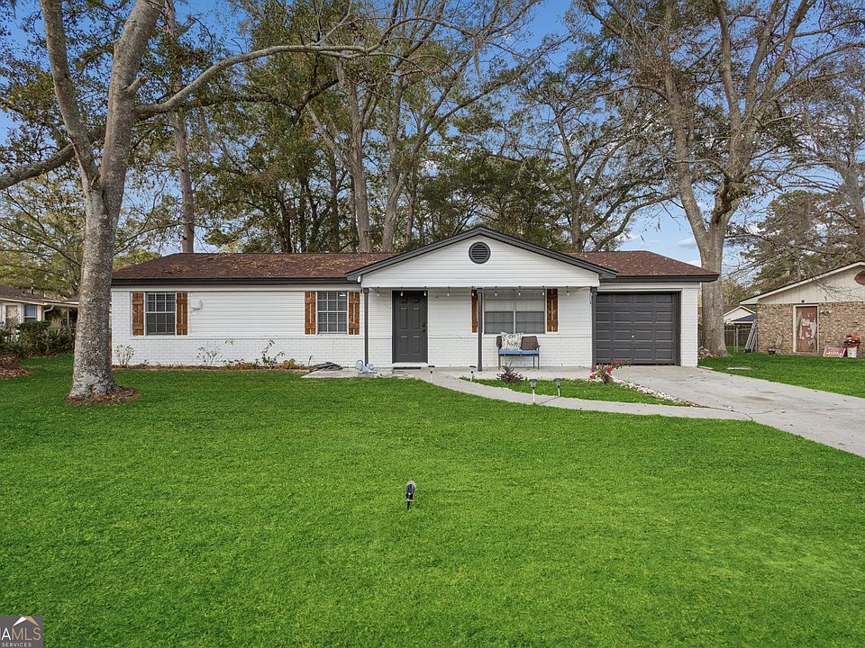 1st image of 203 Holiday Cir