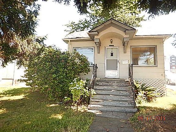 2nd image of 2723 Grand Ave