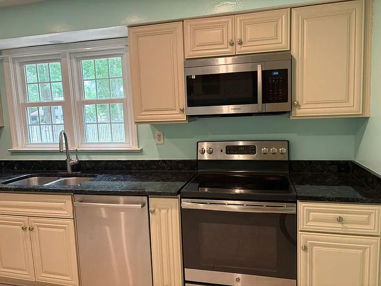 4701 Hermitage Rd — Photo 10