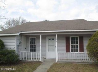 745 Pinewood Dr, Jacksonville, NC 28546